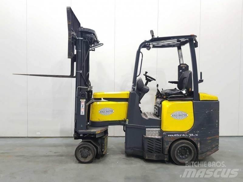 Aisle-Master 15E Narrow aisle truck