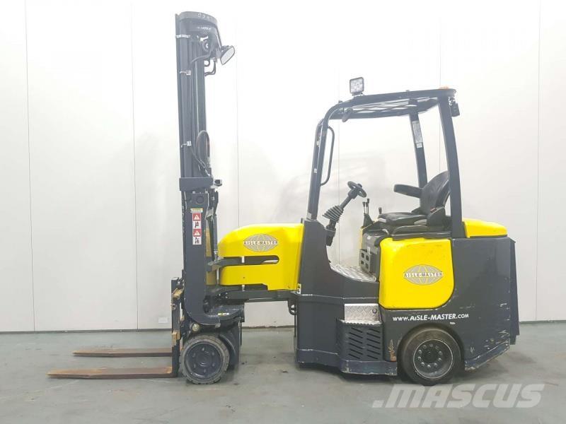 Aisle-Master 15NE RENTAL Narrow aisle truck