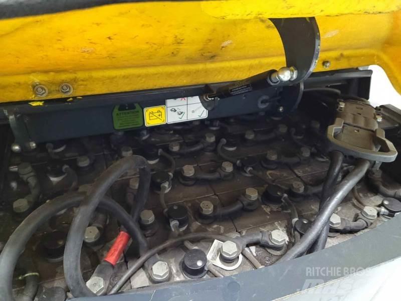 Aisle-Master 20SE Narrow aisle truck
