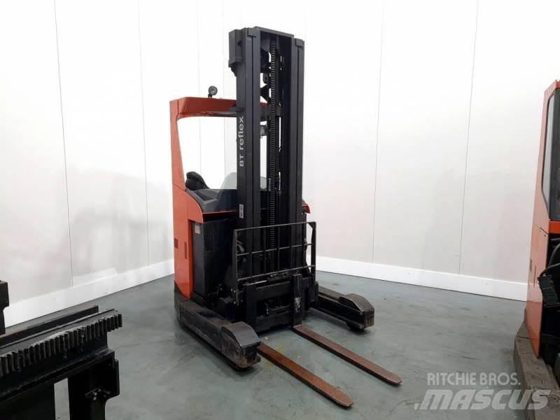 BT RRE140 WIDE LEG Reach truck