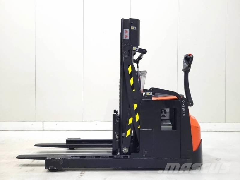 BT SWE120XR Reach stackers