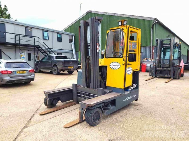 Combilift C3000 GAS 4-way reach truck
