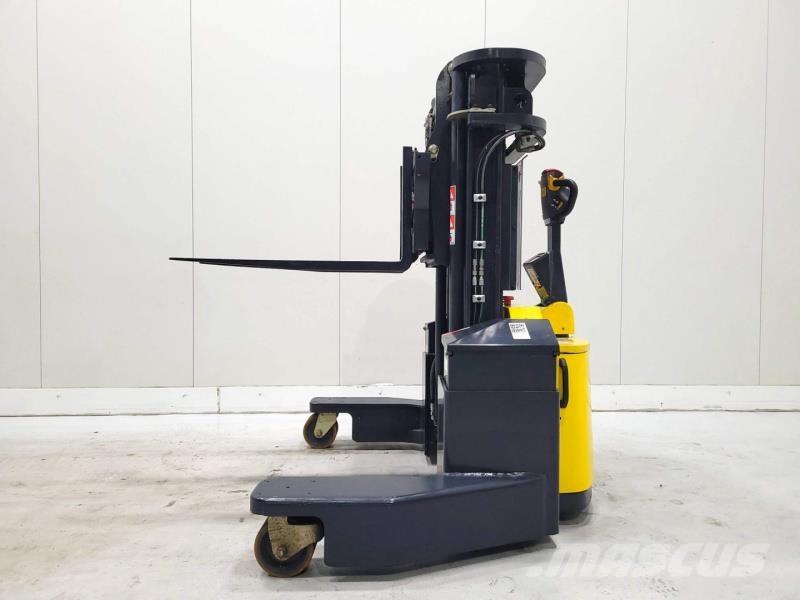 Combilift WR4 Reach stackers