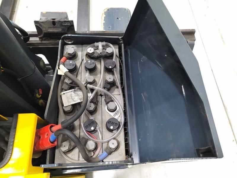 Combilift WR4 4-way reach truck