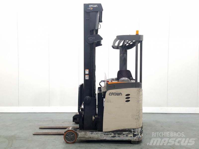 Crown ESR5000-14 OPT3 Reach truck