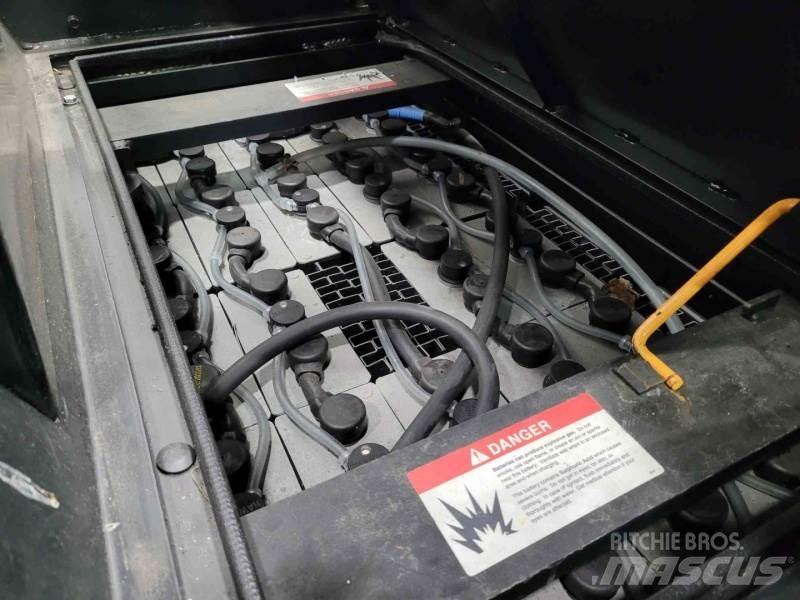 Crown TSP6000-1.25 Narrow aisle truck