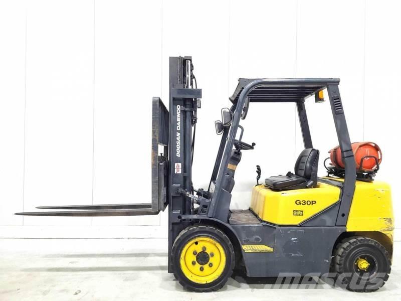 Doosan GP30-3 LPG trucks