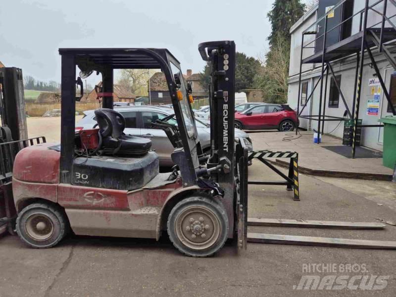 EP EFL302 410 Electric forklift trucks