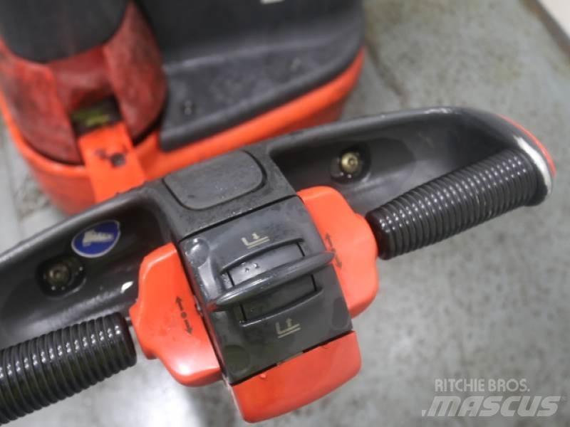 Linde L10 379 Hand pallet stackers
