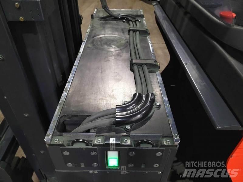 Linde R16-01 LI-ION Reach truck