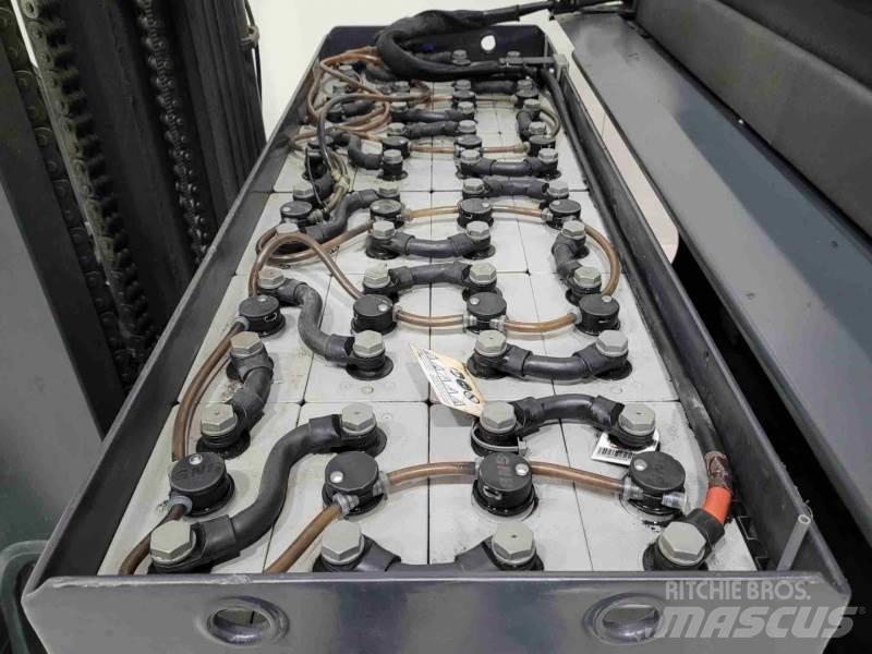 Linde R16HD-01 Reach truck