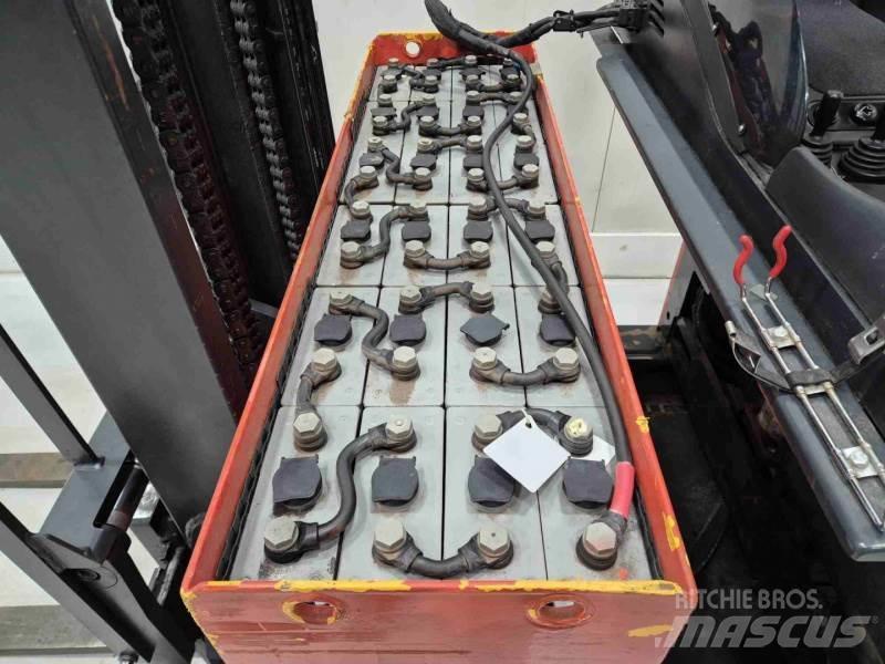 Linde R16S-12 Reach truck