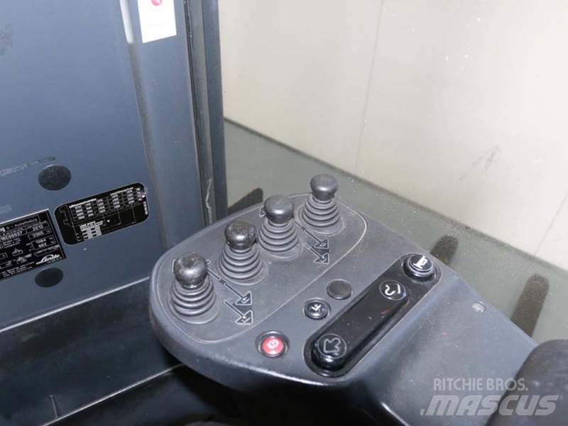 Linde R16X-02 116 Reach truck