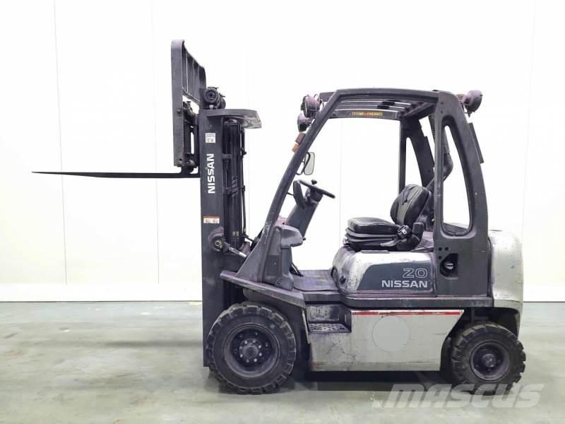 Nissan FD02A20 Diesel trucks