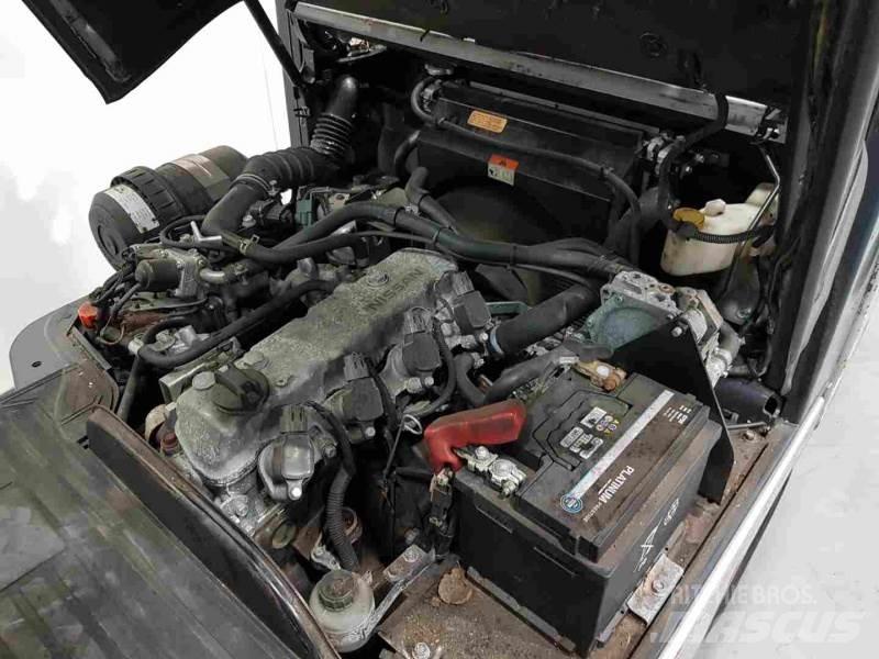 Nissan P1D1A18LQ LPG trucks
