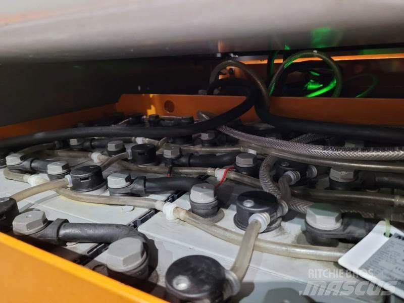 Still MX-X Narrow aisle truck