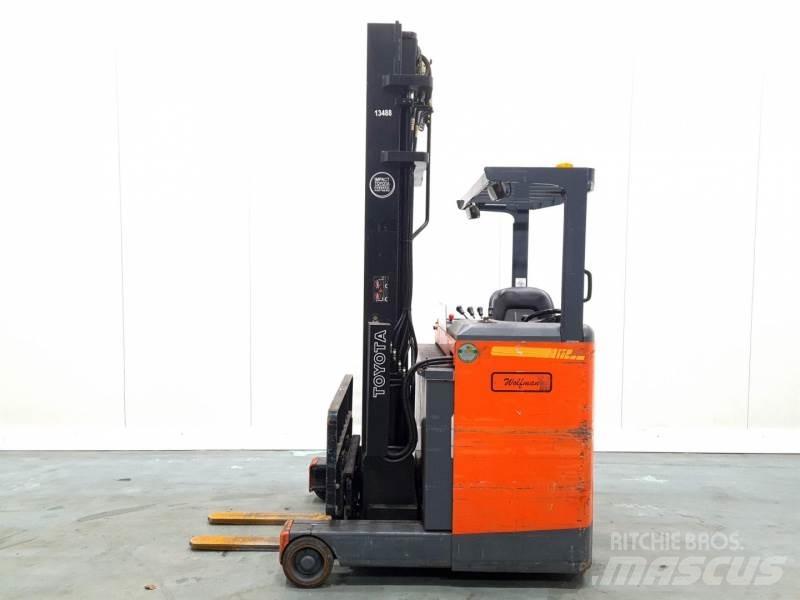 Toyota 6FBRE-12 Reach truck