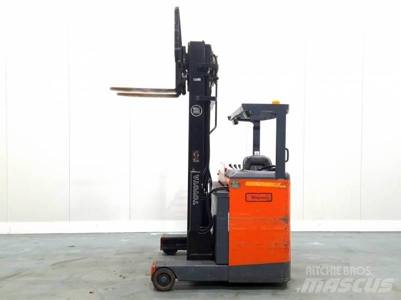 Toyota 6FBRE-12 Reach truck