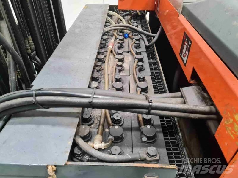 Toyota 6FBRE-12 Reach truck