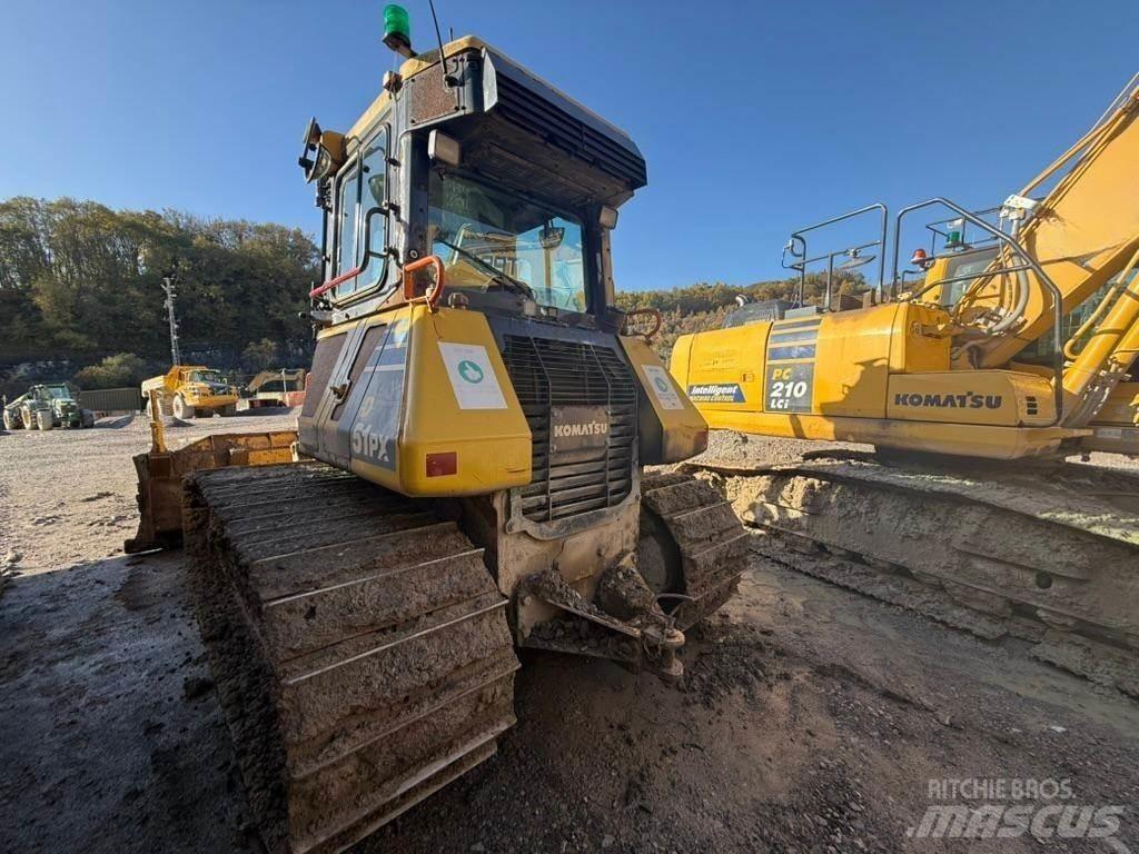 Komatsu D51PX Crawler dozers