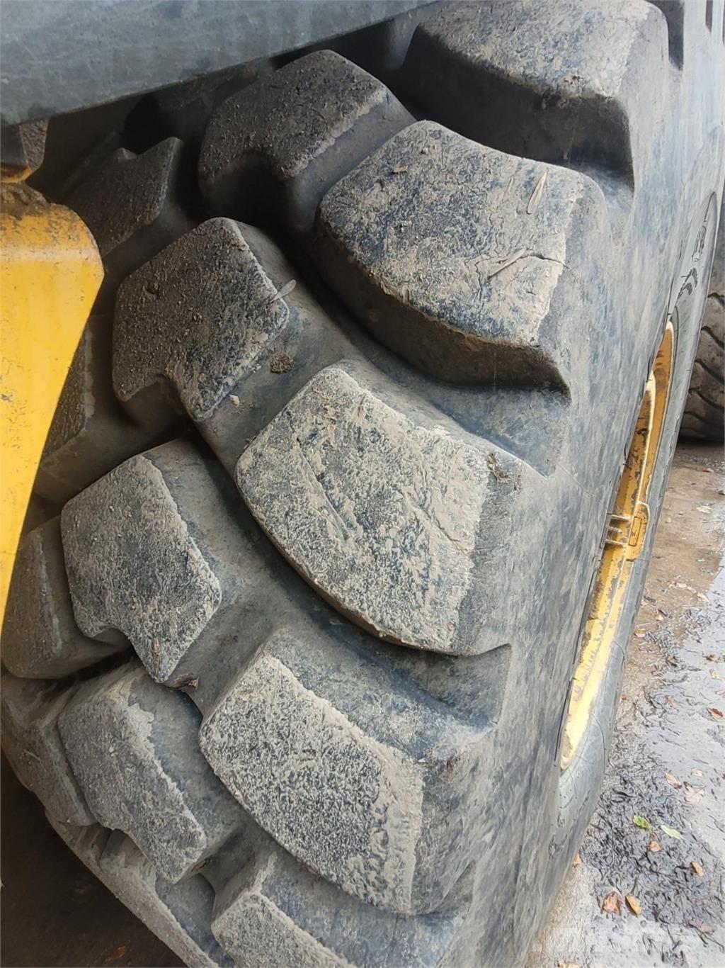 Volvo A40F Articulated Haulers