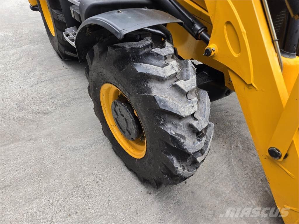 JCB 3CX Backhoe