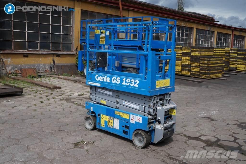 Genie 1932 Scissor lifts