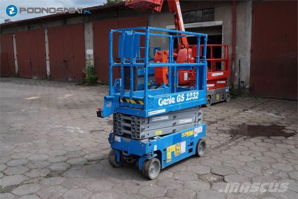 Genie 1932 Scissor lifts