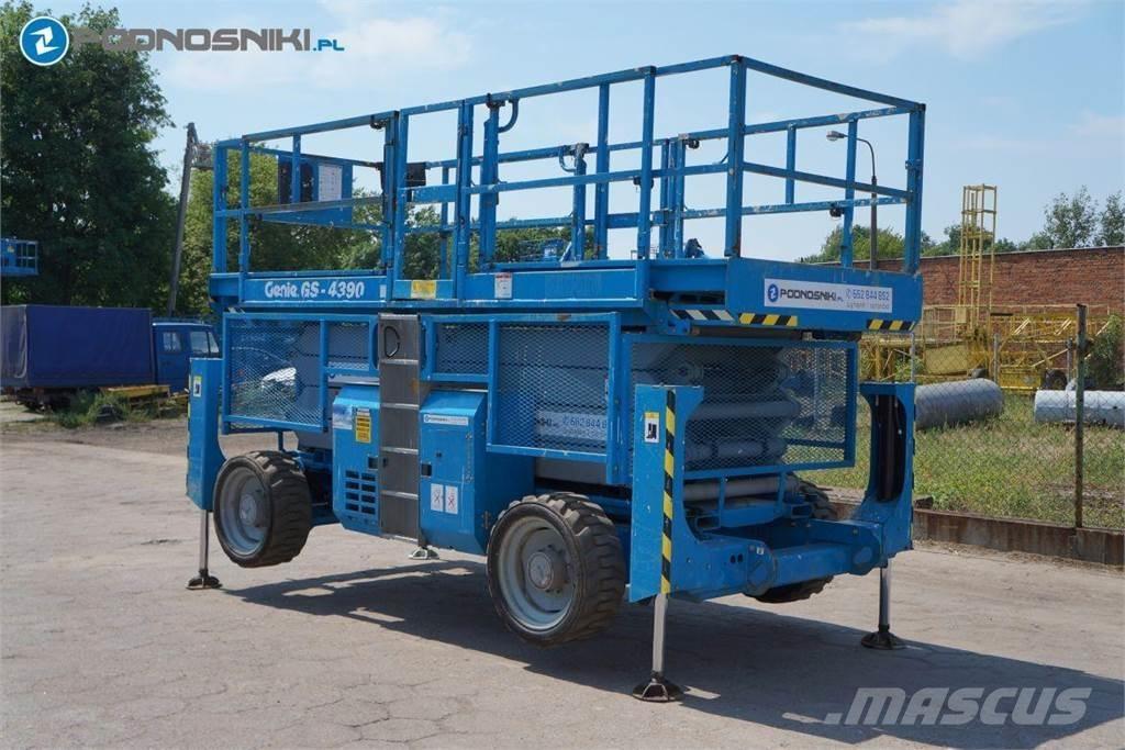 Genie 4390 RT Scissor lifts