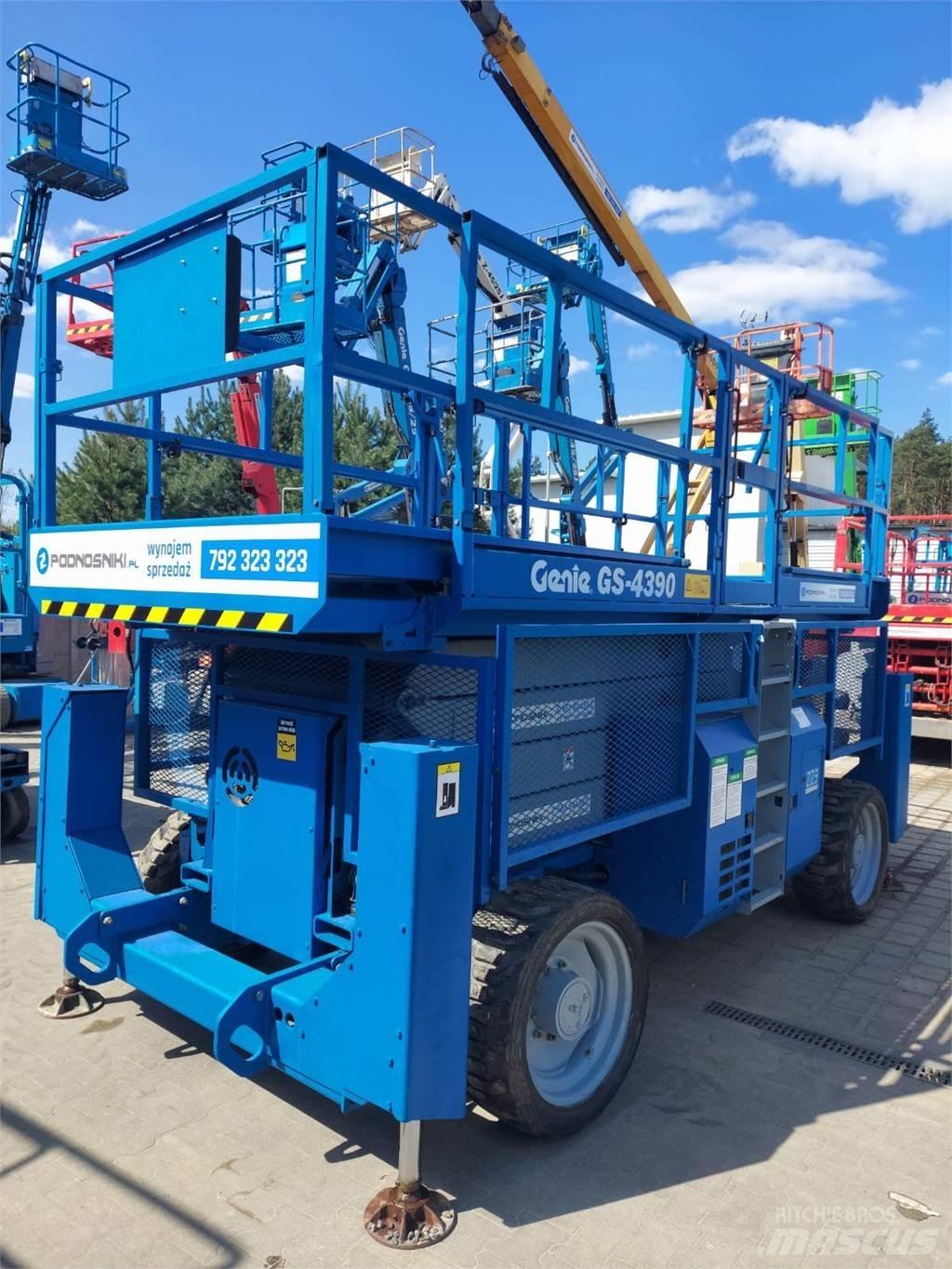 Genie GS-4390 RT Scissor lifts