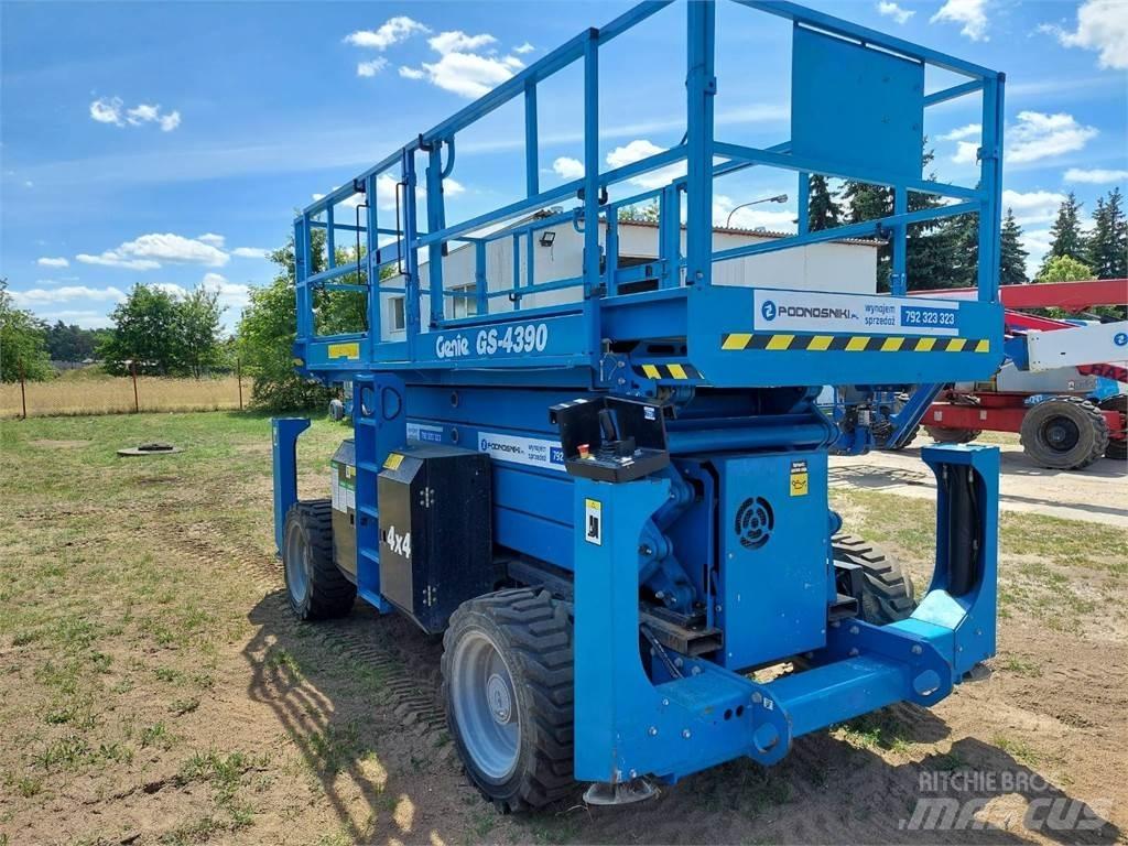 Genie GS-4390 RT Scissor lifts