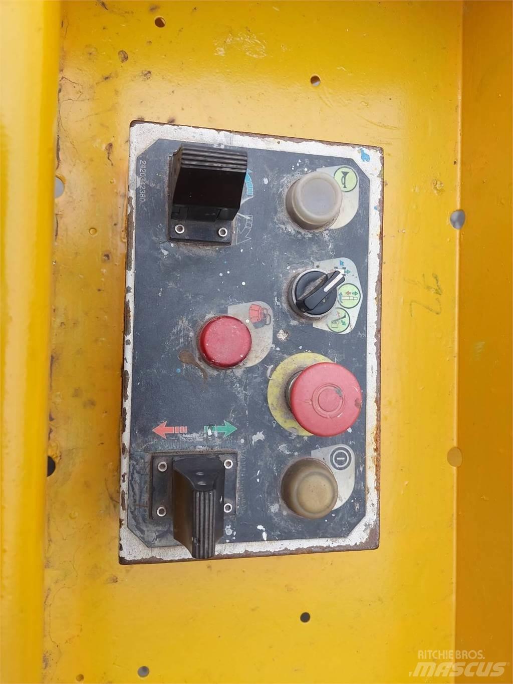 Haulotte Star 10 Used Personnel lifts and access elevators