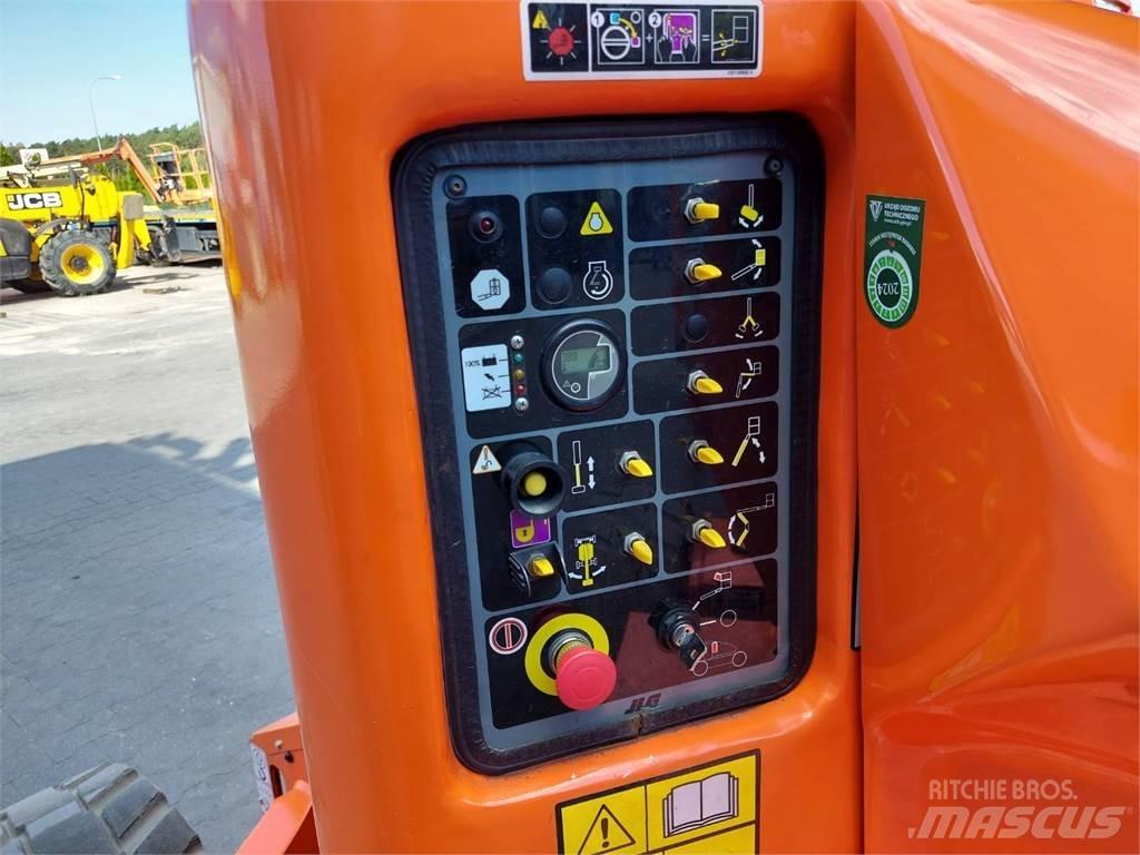 JLG E450AJ Articulated boom lifts