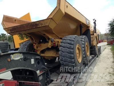 CAT 725C Articulated Haulers