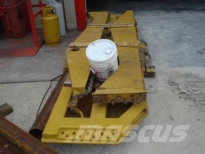 CAT 740 Tailgate Other components