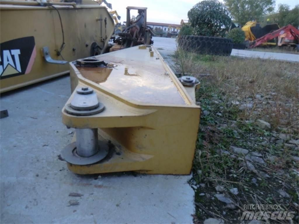 CAT 312D Chassis and suspension