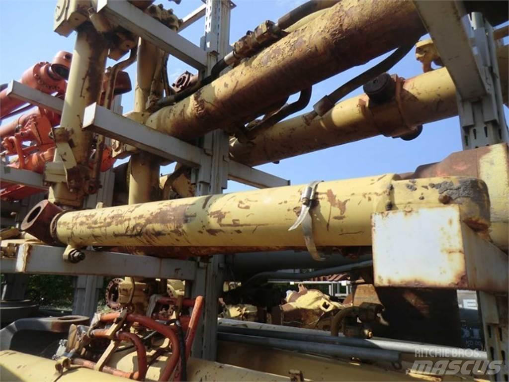 CAT 438C Other