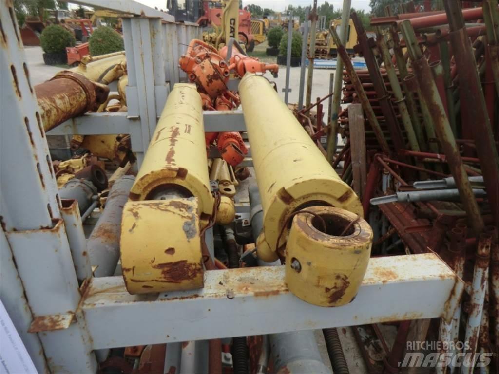 CAT 438C Other