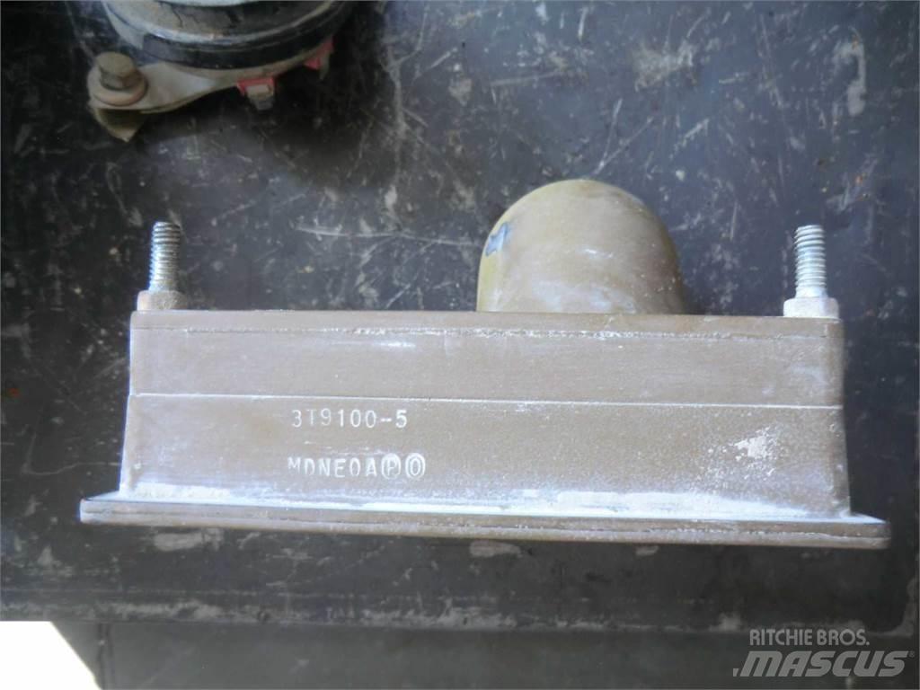 CAT 438C Other