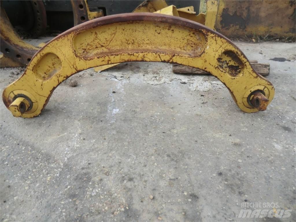 CAT 735 Tracks, chains and undercarriage