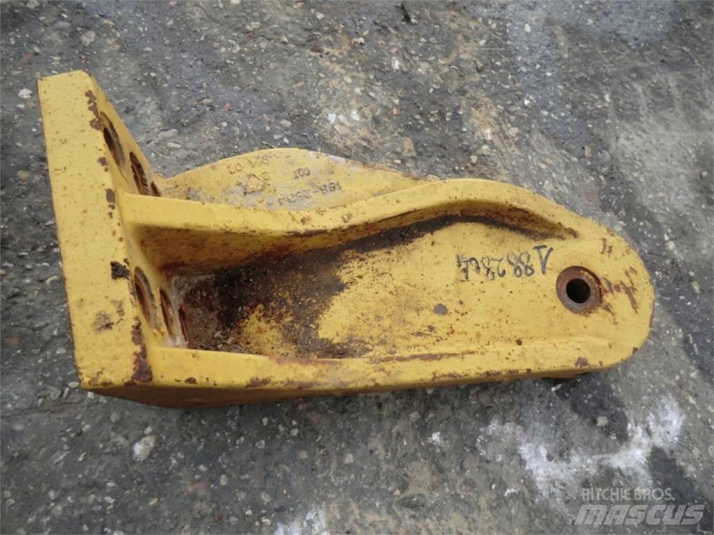 CAT 735 Chassis and suspension