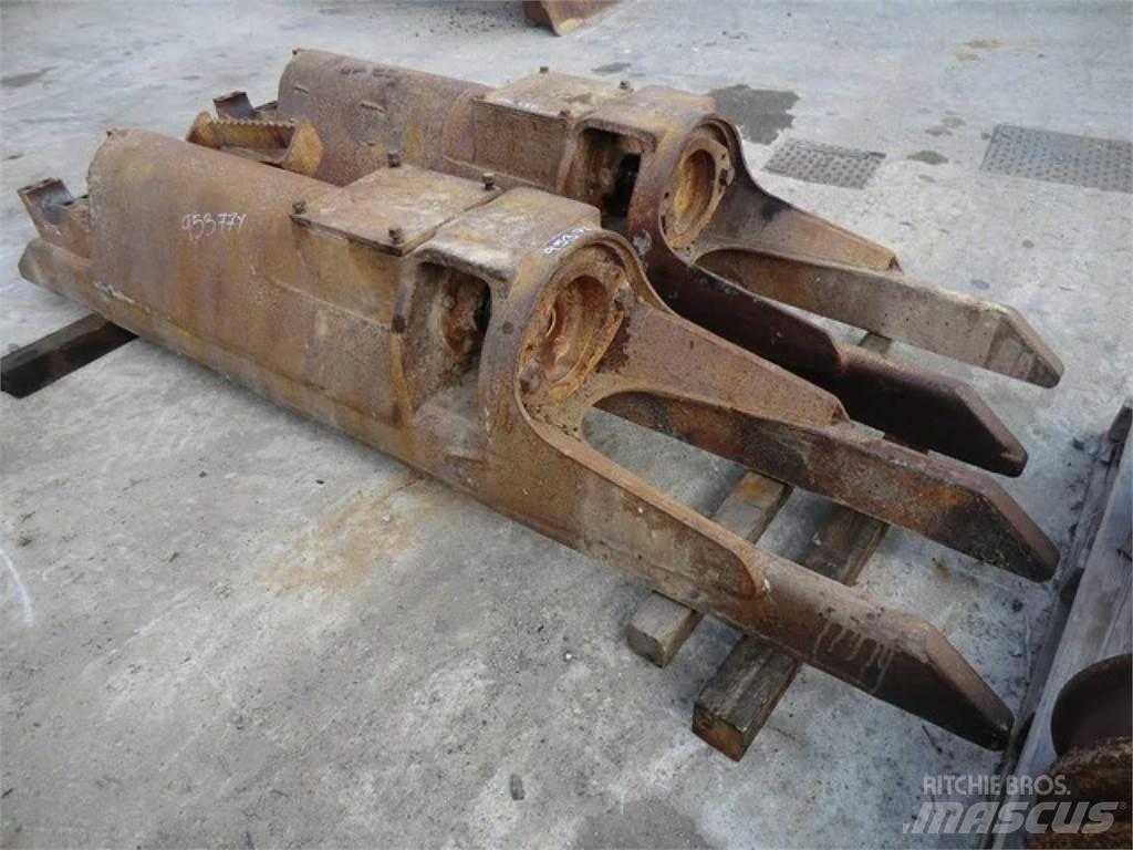 CAT 953 Tracks, chains and undercarriage