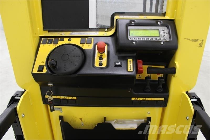 Hyster K1.0L Low lift order picker