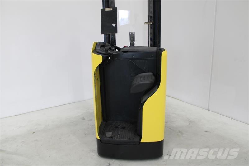 Hyster RS1.6 Self propelled stackers