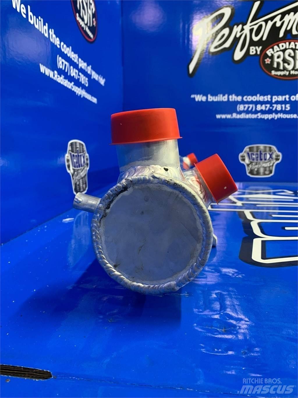 CASE 821B Radiators
