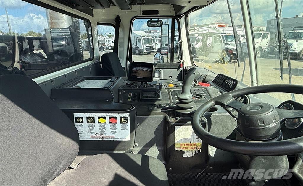 Autocar ACX Waste trucks