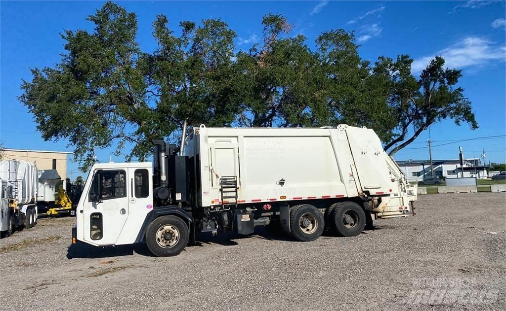 CCC LET2 Waste trucks