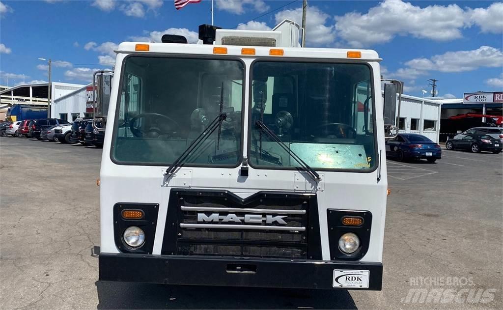 Mack LEU613 Waste trucks