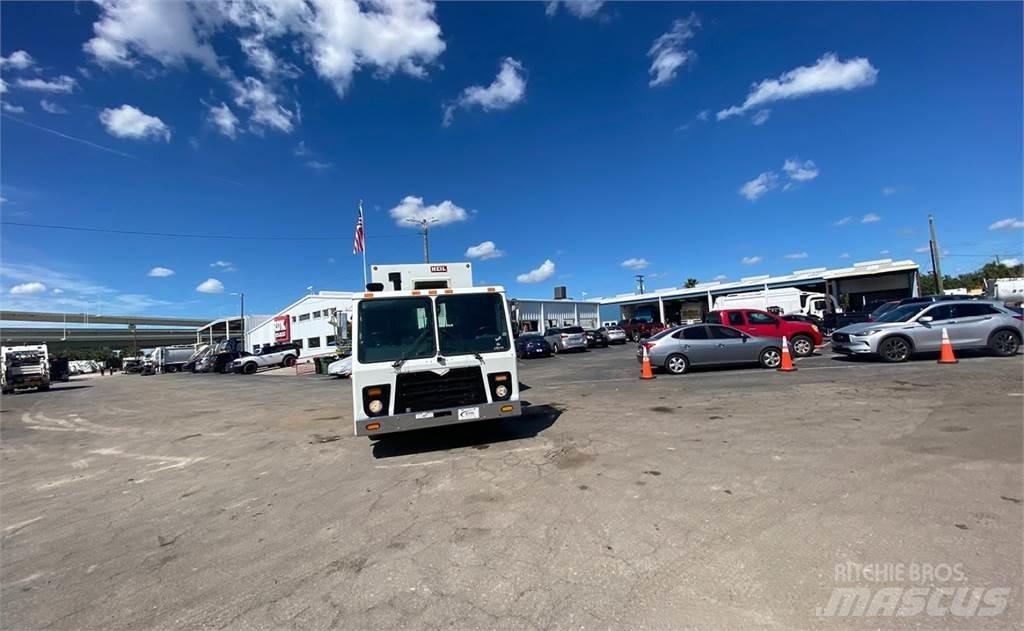 Mack LEU613 Waste trucks