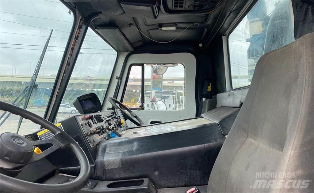 Mack LEU613 Waste trucks
